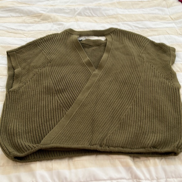 Short sleeve women’s sweater - Picture 2 of 4